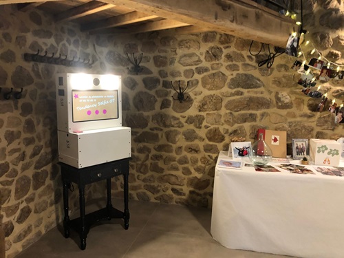 Image d'un de nos événements, photobooth, location de bornes photo en Ardèche, location de bornes photos Valence